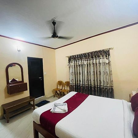 Hotel Peace Ganga Inn Pokhara Exterior photo