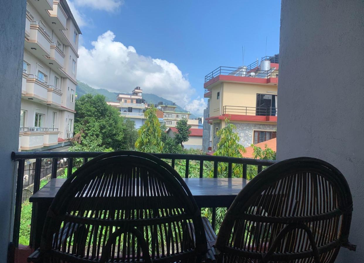 Hotel Peace Ganga Inn Pokhara Exterior photo