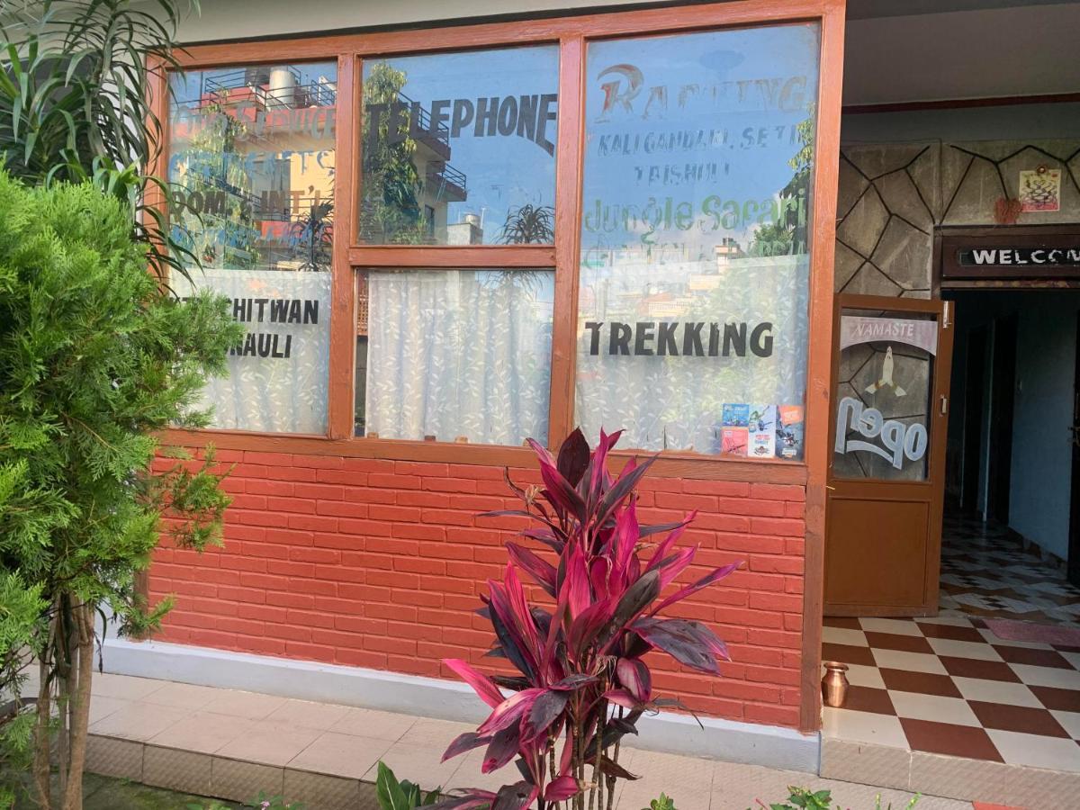 Hotel Peace Ganga Inn Pokhara Exterior photo