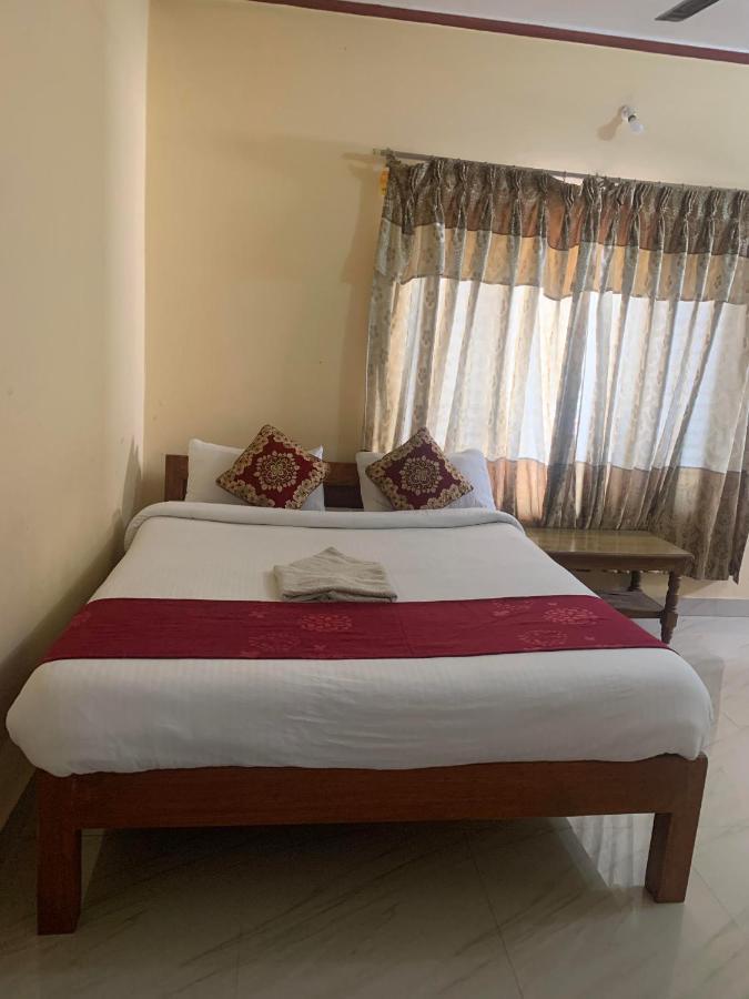Hotel Peace Ganga Inn Pokhara Exterior photo