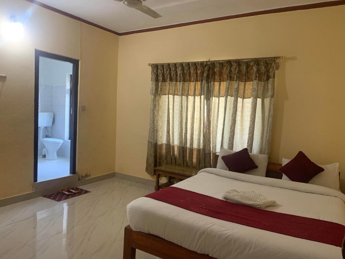 Hotel Peace Ganga Inn Pokhara Exterior photo