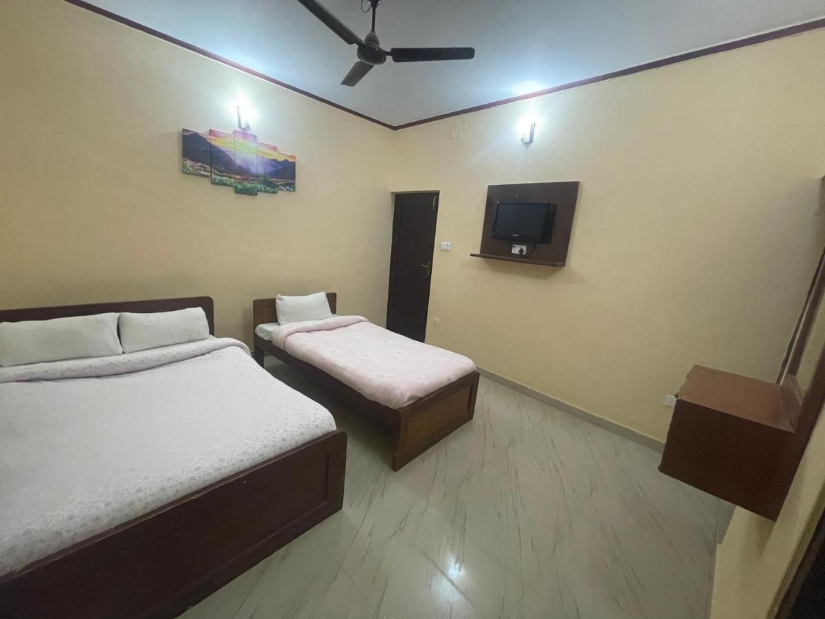 Hotel Peace Ganga Inn Pokhara Exterior photo