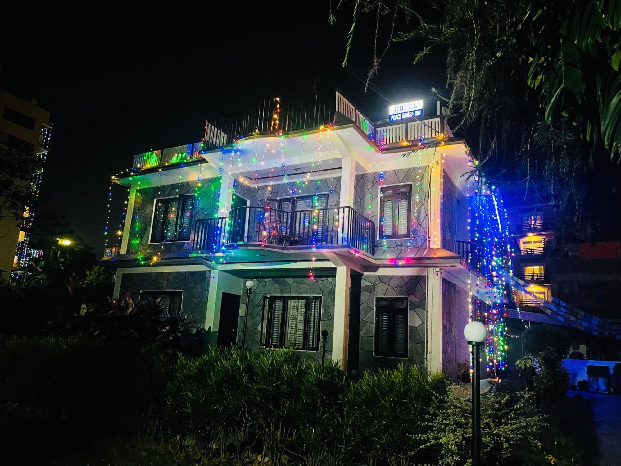 Hotel Peace Ganga Inn Pokhara Exterior photo